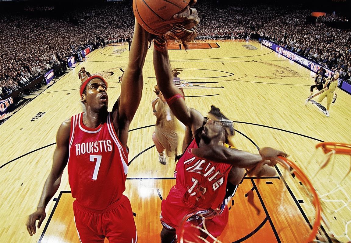 2004年NBA火箭猛龙巅峰对决战术解析